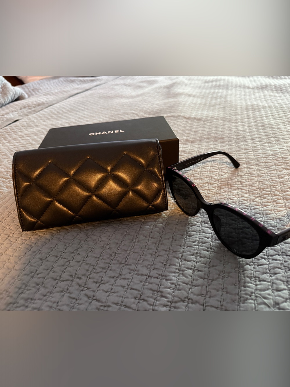 CHANEL Glossy Black Cat-Eye Sunglasses - Picture 3 of 10